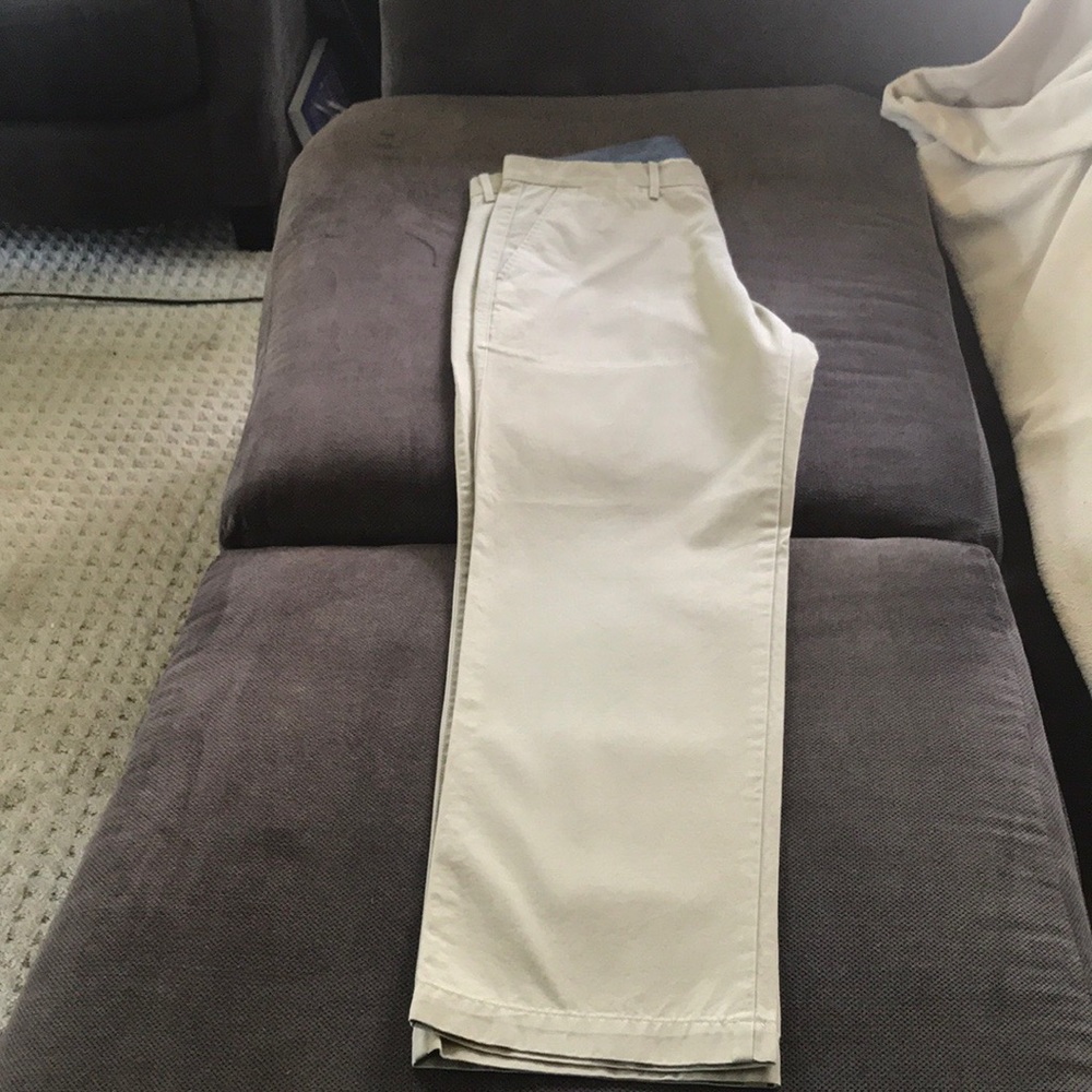 **NWT** GAP Men’s Straight Fit Khakis - Picture 2 of 6